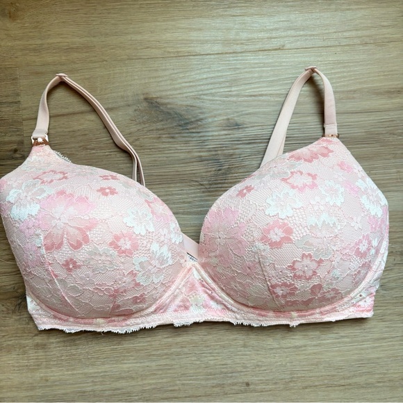 Victoria’s Secret Nursing Bra Pink Lace Wireless Size 36DDD/F LIKE NEW - Picture 1 of 5